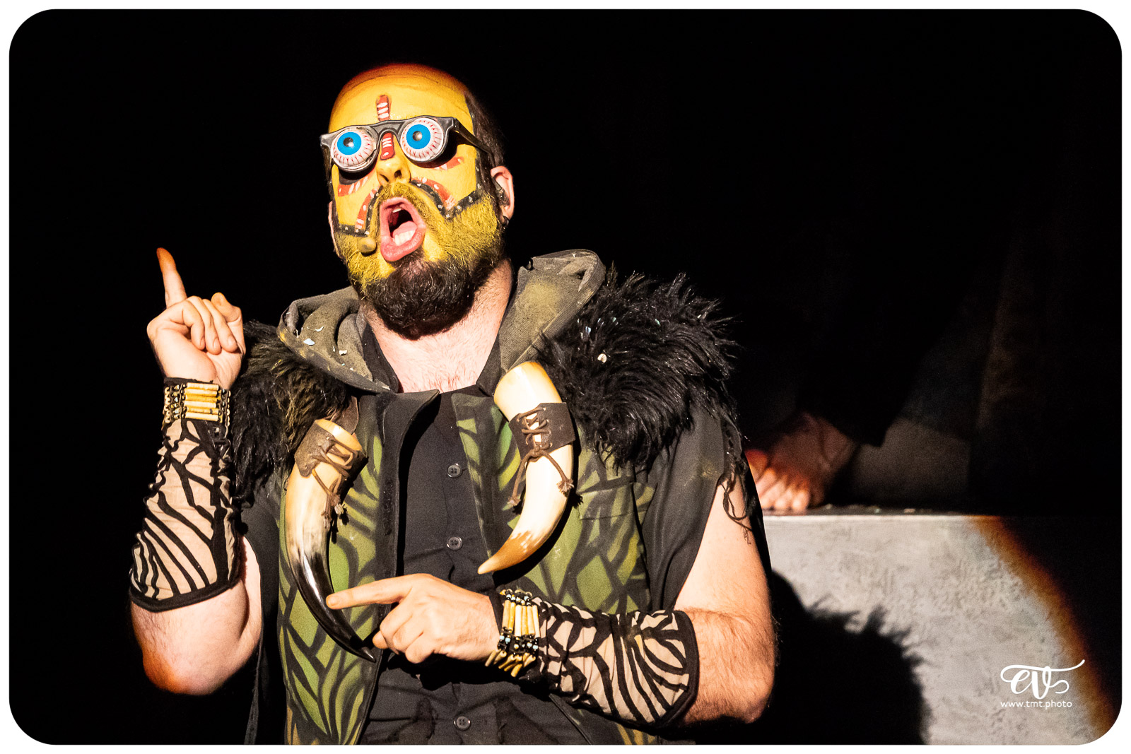 THE PRIMITALS (YLLANA & PRIMITAL BROTHERS)